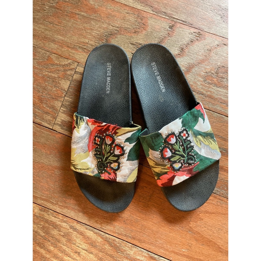 Embroidered Steve Madden slides
